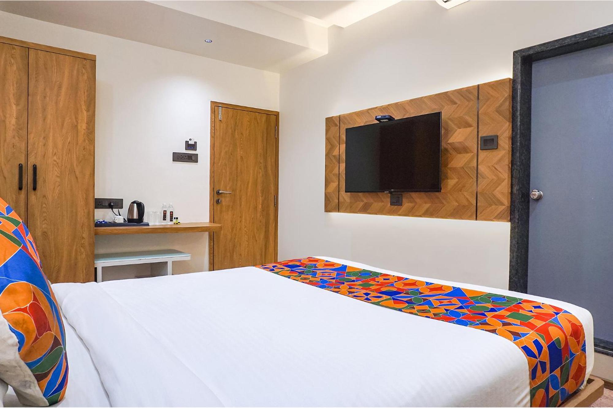Fabhotel Prime Shourya Residency - Nr Maharshi Karve Museum Pune Exterior foto